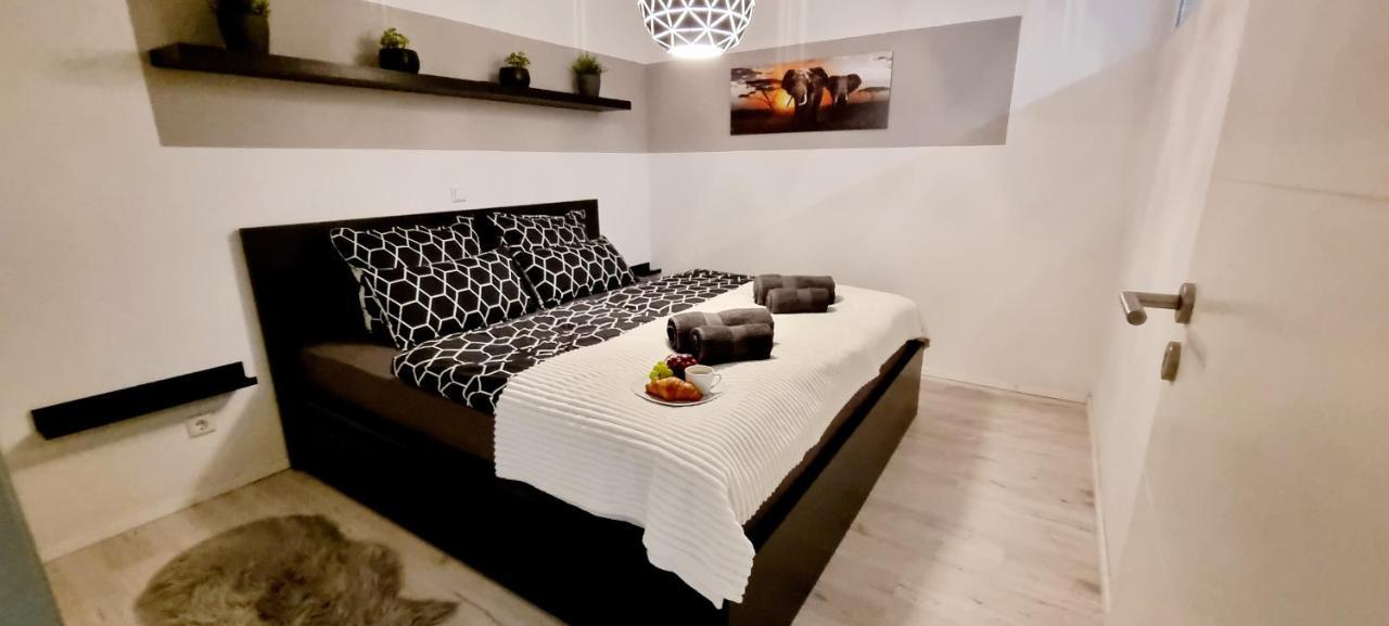 Appartamento New Modern Selfcheckin Publicfreeparking Highspeed Wifi Kingsizebed Baden-Baden Esterno foto