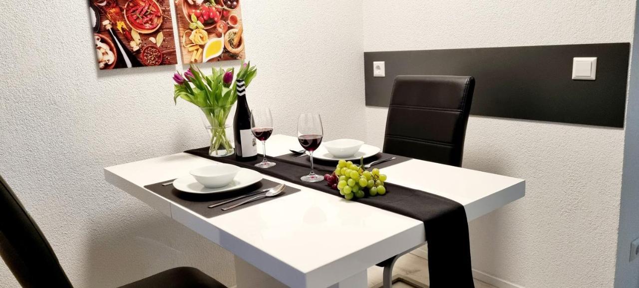 Appartamento New Modern Selfcheckin Publicfreeparking Highspeed Wifi Kingsizebed Baden-Baden Esterno foto